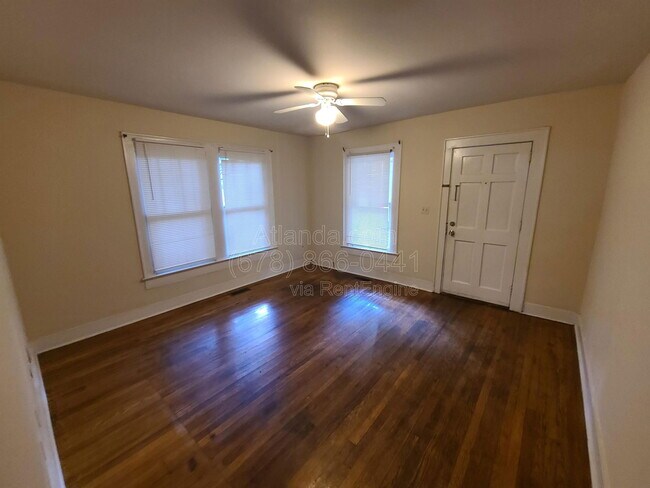 Foto del edificio - 1066 McMillan St NW