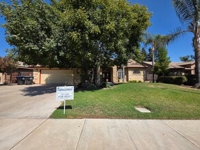 Building Photo - 1008 E Arlen Ave