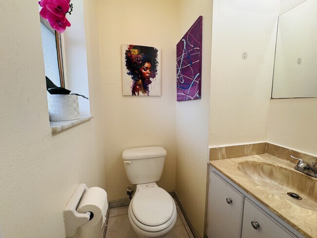 Building Photo - 8025 S Colony Cir