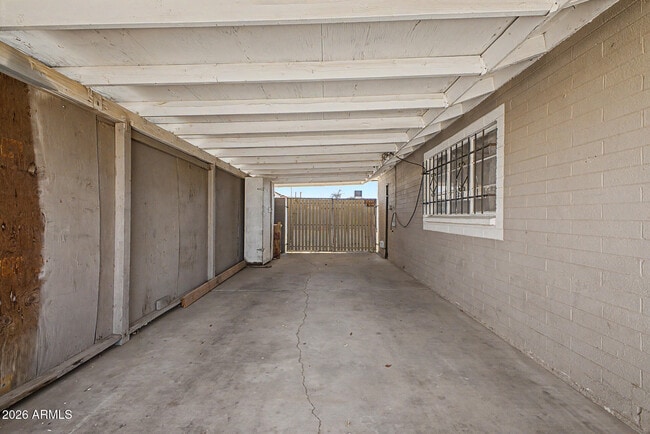 Building Photo - 1823 E Sunland Ave