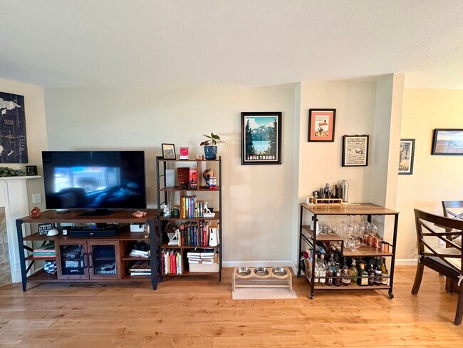 Building Photo - 5226 Estes Cir