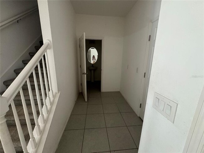 Building Photo - 1236 Countrymen Ct
