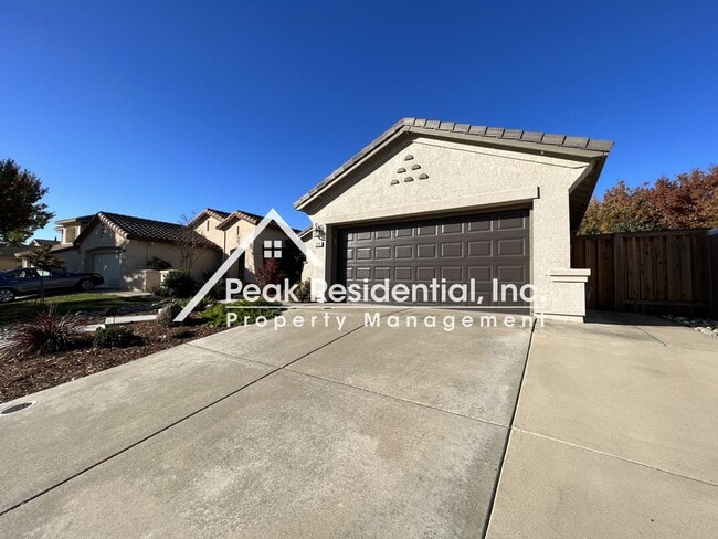 Building Photo - Beautiful Folsom 3bd/2ba Home with 2 Car G...