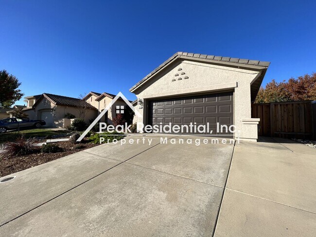 Foto del edificio - Beautiful Folsom 3bd/2ba Home with 2 Car G...