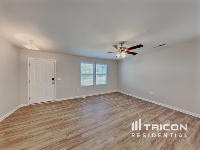 Building Photo - 4910 Red Poll Dr
