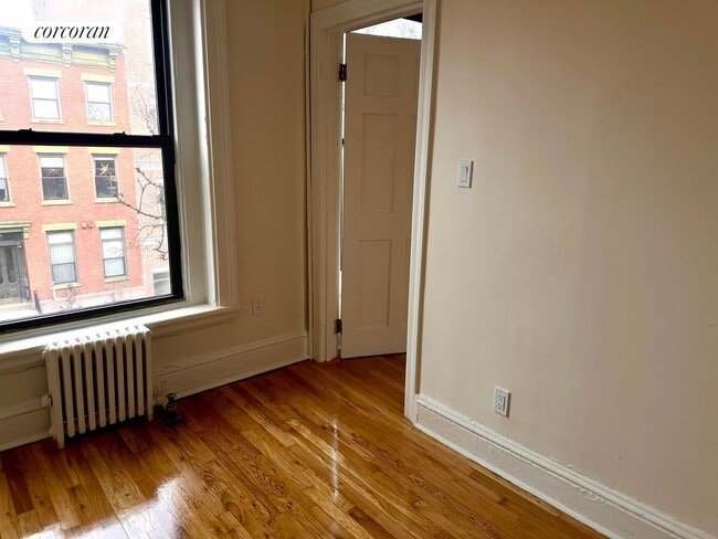 Building Photo - 42 Woodhull St