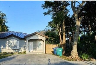 Building Photo - 22725 SW 125th Ave