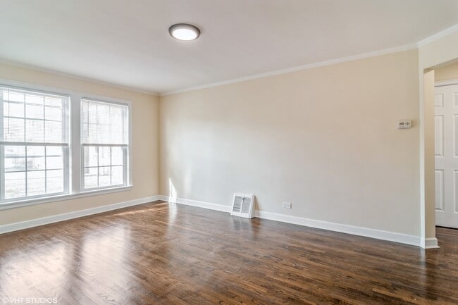 Building Photo - 4249 W Nelson St
