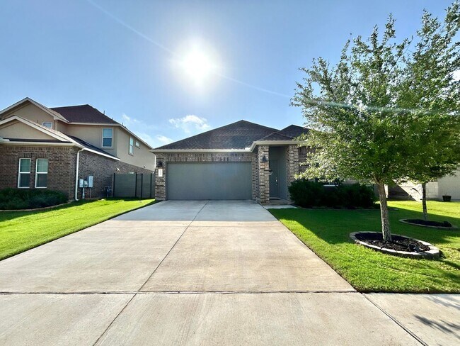 Foto del edificio - 3/BR 2/BA Home with Modern Comforts and a ...