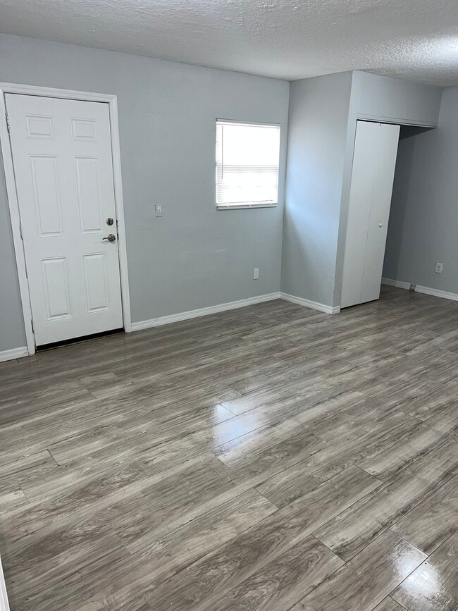 Building Photo - 4305 Bessie Cir W