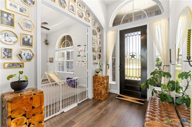 Foto del edificio - 4508 River Rock Rd