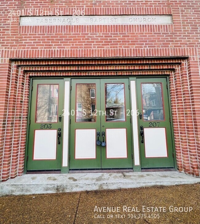 Building Photo - Just Listed! - 2401 S 12th St #206