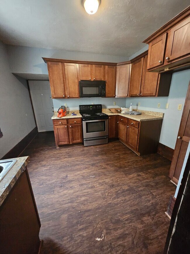 Foto del edificio - Lower 2 bedroom unit East Side