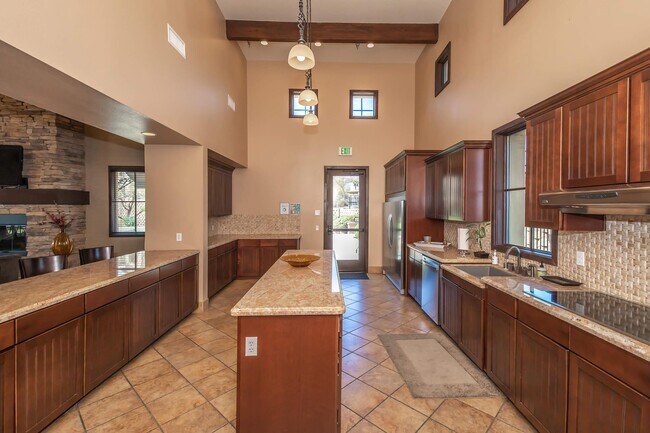 Foto del edificio - Vineyards at Palm Desert Apartment Homes