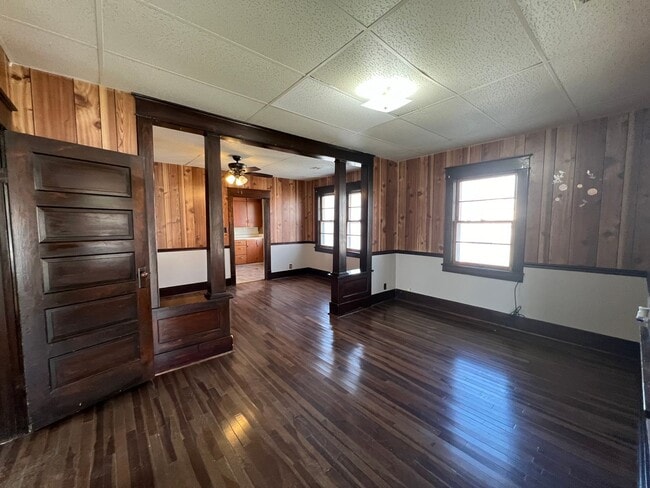 Building Photo - 2 Bedroom Single Family Home Next to Fort ...