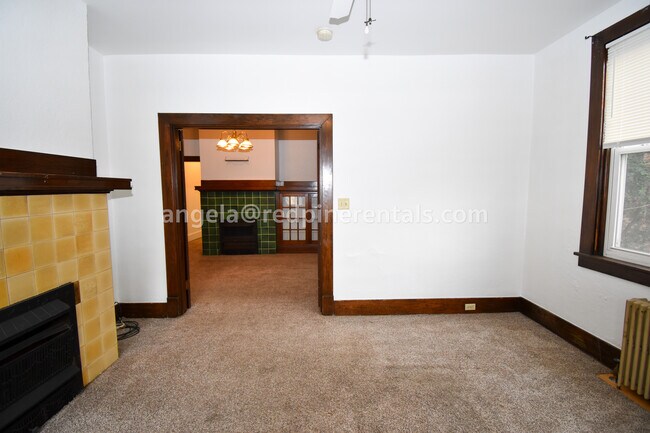 Foto del edificio - 1832 Crafton Blvd
