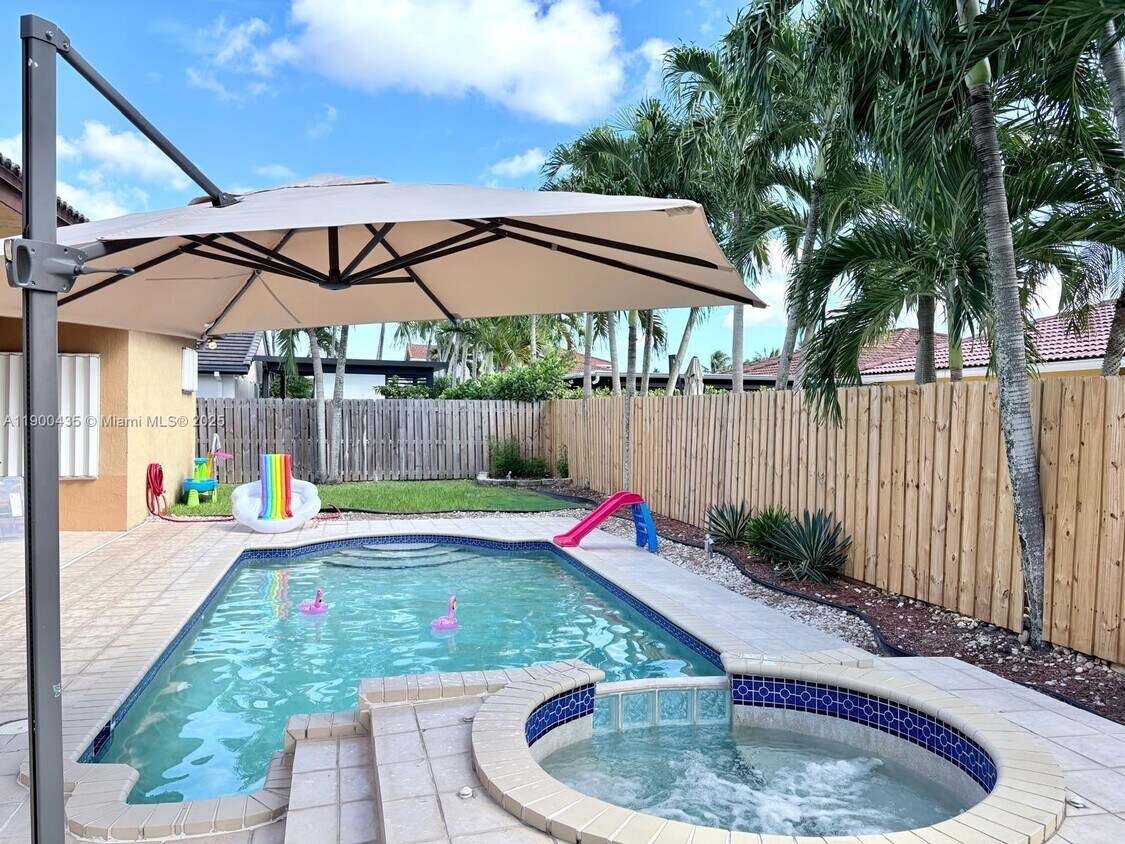 Primary Photo - 15234 SW 140th St