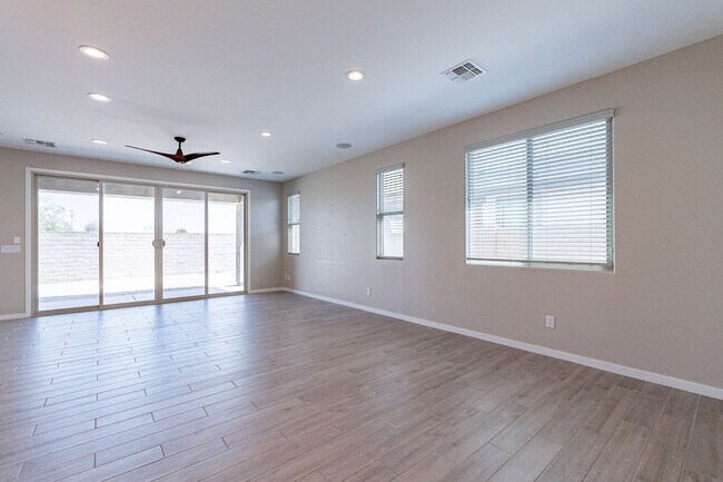 Building Photo - Charming 3-Bedroom Home in Verrado with St...