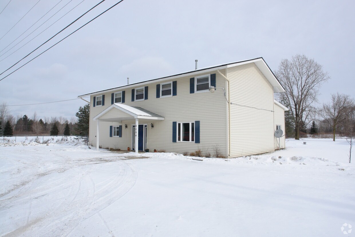Building Photo - 8094 N Clio Rd