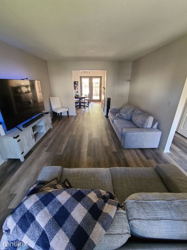 Building Photo - 2 br, 1.5 bath Condo - 6176 Stornoway Dr S