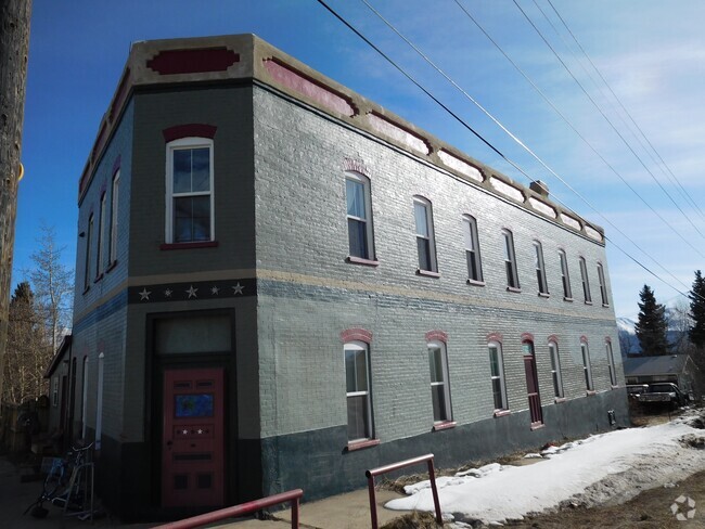 Building Photo - 147 E 3rd St