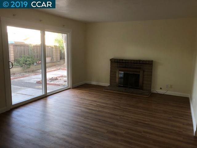 Foto del edificio - 118 Summerwood Pl