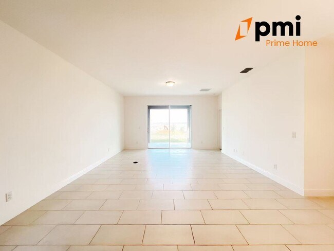 Foto del edificio - "Stunning 4-Bed Home with 2.5 Baths & Spac...