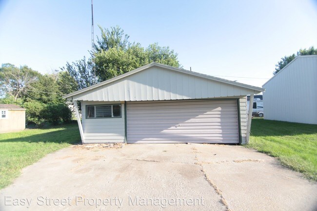 Building Photo - 3 br, 1 bath House - 605 2nd Ave W