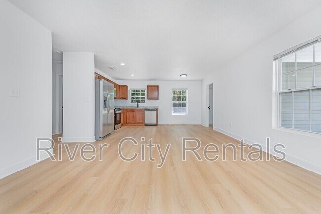 Foto del edificio - 1030 SE 52nd St