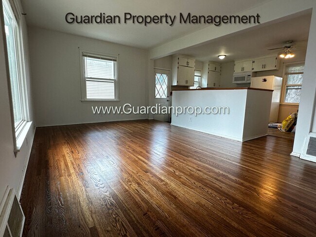 Building Photo - St Louis Park Single Family Home, 2 Baths, Office, Newly Finished Hardwood Floors