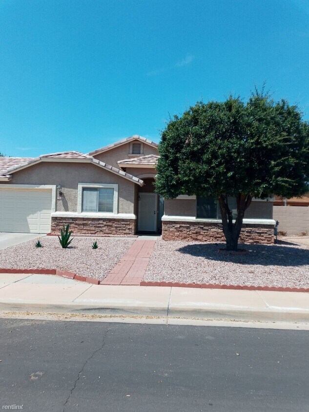 Primary Photo - Room for Rent, 1 bath House - 7646 East Co...