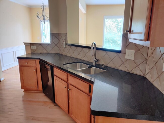 Building Photo - 6080 Bentley Way
