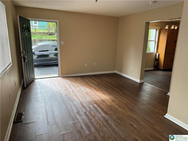 Foto del edificio - 1538 E 8th St