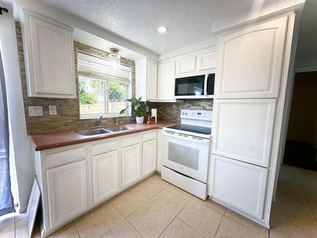 Building Photo - 4525 Nimmer Dr
