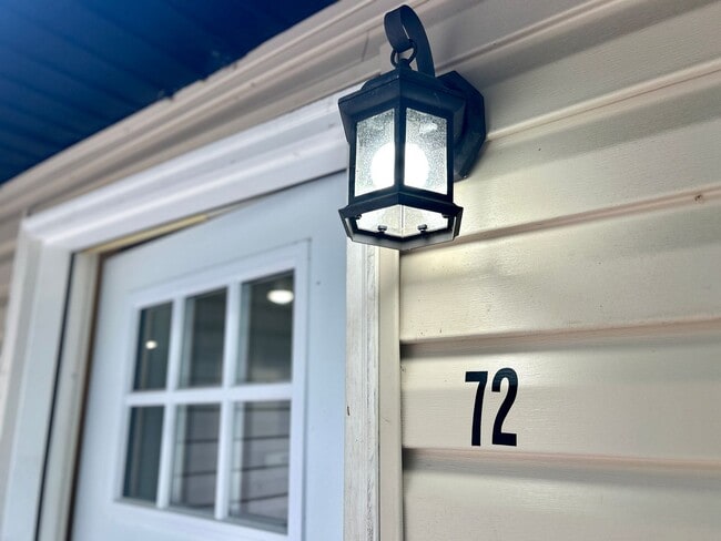 Photo - Updated 3 Bed / 2 Bath home with Single Car Garage in Farmington
