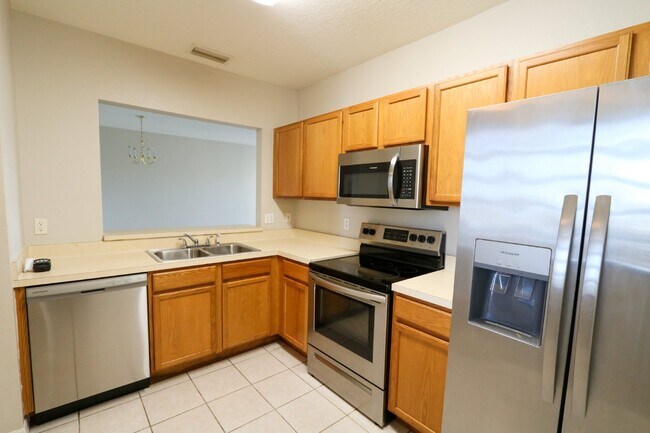 Building Photo - 3 bed 2 bath condo in the Villages of Bloo...