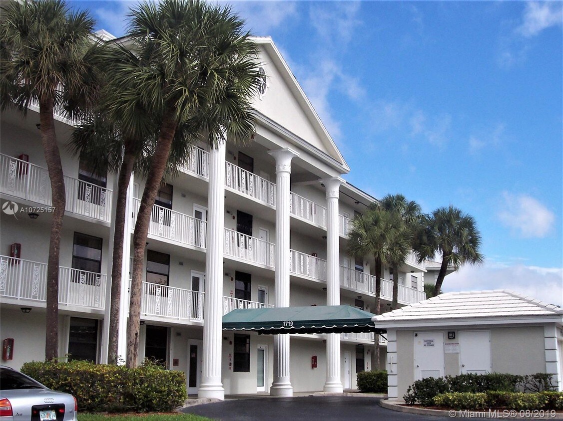 1719 Whitehall Dr Unit 101, Davie, FL 33324 Condo for Rent in Davie