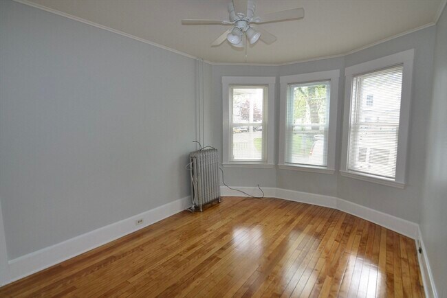 Foto del edificio - 208 Irving St