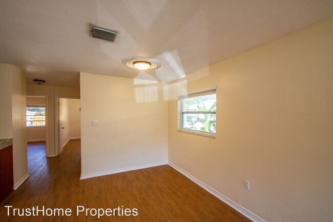 Foto del edificio - 2 br, 1 bath House - 1620 Baltimore Avenue