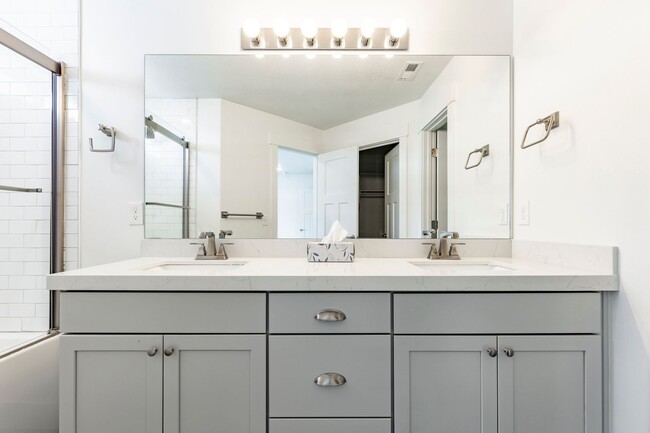Building Photo - Brookside Home with beautiful views in Heber