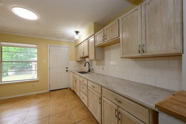 Building Photo - 7103 Howerington Cir