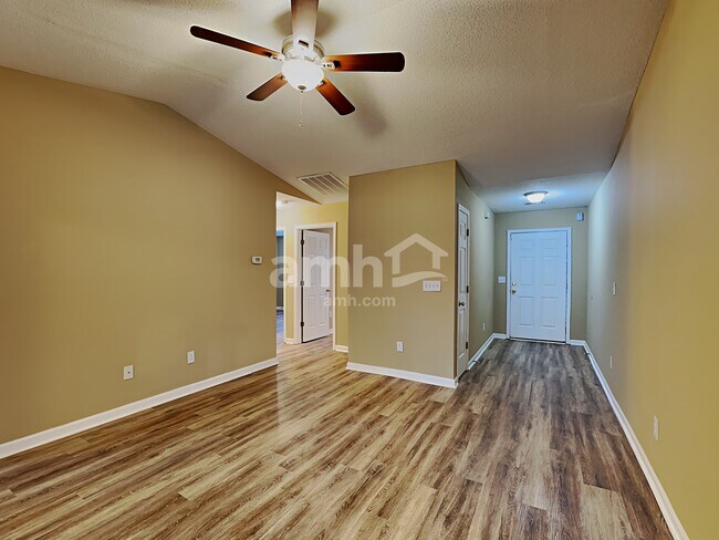 Foto del edificio - 208 Winding Willow Trl