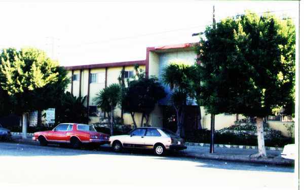 Building Photo - Broadway Apartments