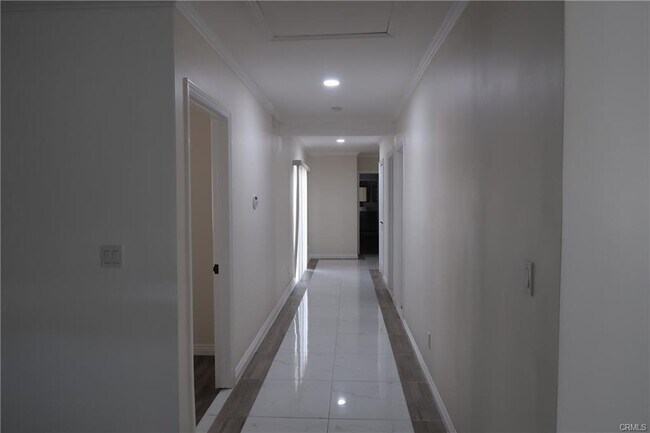 Foto del edificio - 5246 Hallowell Ave