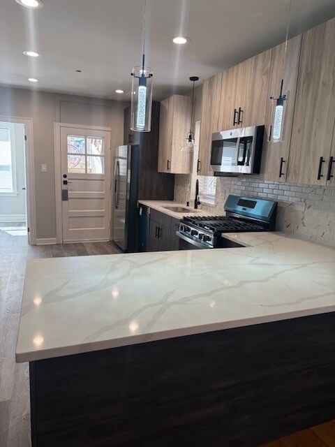Foto del edificio - 8650 Trumbull Ave