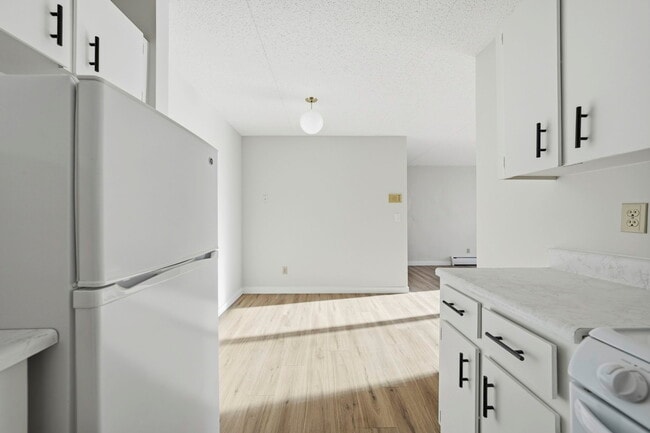 Building Photo - Northgate Manor II