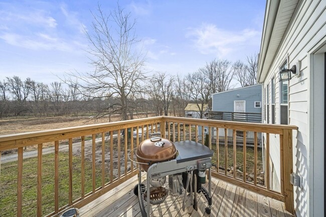 Foto del edificio - 145 E Main St