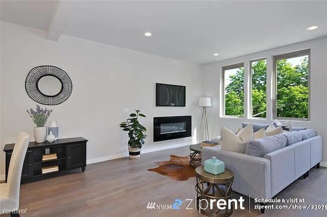 Foto del edificio - 3 br, 2.5 bath Townhome - 2807 3rd Avenue ...