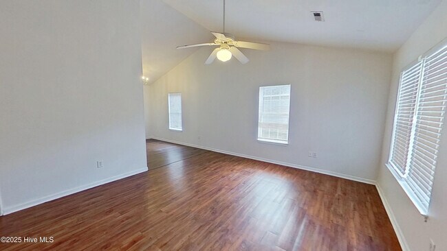 Foto del edificio - 4252 Sunglow Dr