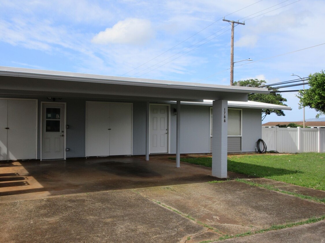 Foto principal - Pearl City, 3 bed, 2 bath house, classic w...